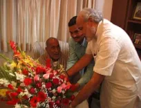 पूर्व प्रधानमंत्री चंद्रशेखर की 100वीं जयंती पर पीएम मोदी ने किया श्रद्धांजलि का अर्पण