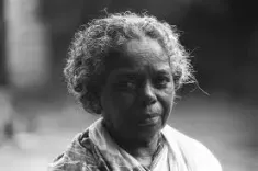 साक्षरता की मशाल जलाने वाली आदिवासी नायिका तुलसी मुंडा, हजारों बच्चों का जीवन किया रौशन 