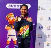 How Did Sakshi Padekar Triumph Over Financial Struggles to Win 10m Air Rifle Gold at KIUG 2025?
