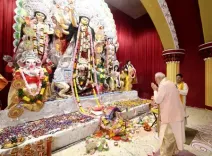 समाज में एकता और सांस्कृतिक जीवंतता की भावना को दर्शाता है दुर्गा पूजा का उत्सव: पीएम मोदी 