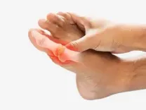 क्या अचानक पैर के अंगूठे और जोड़ों में दर्द होना सामान्य है? आयुर्वेद में है समाधान!
