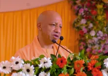 क्या सनातन का यही सार है, जिसने किया उपकार, उसके प्रति आभार? : सीएम योगी