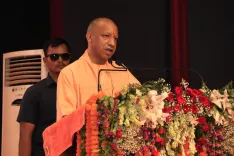 बरेली में सीएम योगी ने किया पंडित राधेश्याम कथावाचक की प्रतिमा का अनावरण, घर को म्यूजियम बनाने का ऐलान