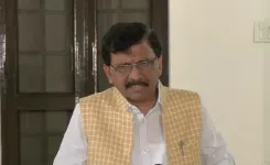 संजय राउत का केंद्र पर हमला: 'यह सरकार किसान व युवा विरोधी, केवल राजनीतिक स्वार्थ के लिए काम कर रही'