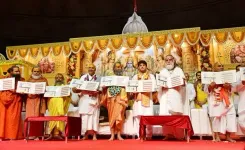 संत मलूकदास पर स्मारक डाक टिकट जारी, सिंधिया बोले— संतों ने भारत की आत्मा को दिशा दी