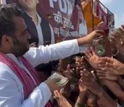 क्या सपा नेता राहुल अवाना ने नोएडा में बाढ़ पीड़ितों की मदद की?