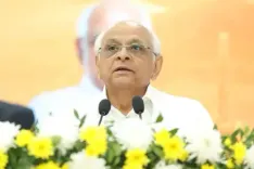 How is SAPTI Essential in Creating a 'Self-Reliant' Gujarat with 674 Graduates by December 2025?