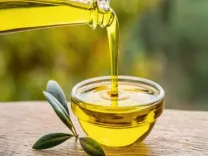 क्या सर्दी से जकड़ रहा है आपका शरीर? अरंडी का तेल देगा अद्भुत राहत और निखार!