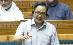 नीट हंगामे पर रिजिजू का विपक्ष को कड़ा जवाब: 'सरकार चर्चा चाहती है, विपक्ष भाग रहा है'