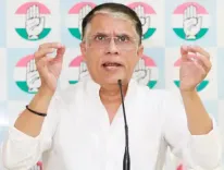 सरकार ने नोटबंदी और जीएसटी से नुकसान किया : पवन खेड़ा