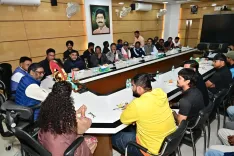 क्या सैयद मुश्ताक अली ट्रॉफी जीतने वाली झारखंड क्रिकेट टीम ने सीएम हेमंत सोरेन से मुलाकात की?