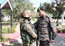 सेनाध्यक्ष जनरल धीरज सेठ ने श्रीनगर में राष्ट्रीय राइफल्स मुख्यालय का दौरा किया, आतंकवाद-रोधी तैयारियों की समीक्षा
