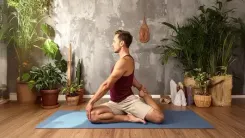 शारीरिक और मानसिक संतुलन के लिए करें 'भारद्वाजासन'