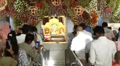 शारदीय नवरात्रि: झंडेवालान मंदिर में श्रद्धालुओं का लगा तांता, जयकारों से गूंज उठा दरबार