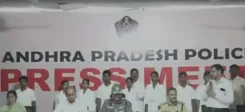 आंध्र प्रदेश में 25 लाख के इनामी माओवादी ने आठ साथी सहित आत्मसमर्पण किया