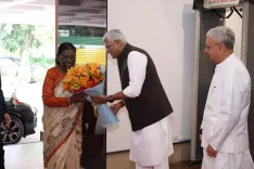 Shekhawat attends Sangeet Natak Akademi awards with President Murmu