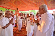 Shekhawat campaigns in Kankani, urges BJP vote at Jodhpur-Luni rally
