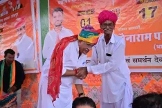 Shekhawat campaigns in Peeperli for Rajasthan Panchayati Raj polls