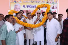 Shekhawat plants trees under 'Ek Ped Maa Ke Naam' on Delhi-Bharatpur trip