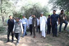 Shekhawat Reviews Historic Anangtal in Mehrauli for Conservation