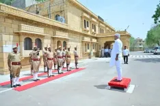 Shekhawat Reviews Water, Power Supply in Jaisalmer