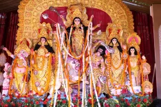 Shekhawat visits TV9 Bharatvarsh Durga pandal at Delhi stadium