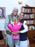 Shekhawat wishes Madan Rathore on birthday