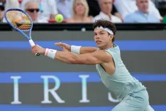 Shelton beats Tien 6-2, 6-3 to reach all-American Montreal final