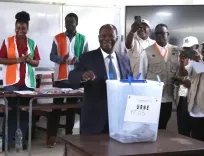 क्या शी चिनफिंग ने अलसेन ड्रामने औटारा को राष्ट्रपति बनने पर बधाई दी?