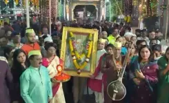 शिरडी में निकाली है श्री साईं बाबा की भव्य शोभायात्रा, उमड़े श्रद्धालु