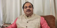 राहुल गांधी की बरी पर शिवसेना का तंज: 'कोर्ट पर अविश्वास, बरी होते ही जश्न — यह दोहरापन क्यों?'