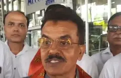 लोकसभा स्पीकर ने उद्धव गुट के 6 सांसदों को शिंदे की शिवसेना में दी मान्यता, संजय निरुपम बोले- यूबीटी खत्म हो रही है