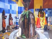 शिवपरिवार के साथ यहां भगवान कुबेर देते हैं दर्शन, आर्थिक परेशानी से जूझ रहे लोगों के लिए वरदान है मंदिर