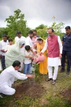 Shivraj plants sapling at Bhopal Smart City Park, invites public to join daily green drive