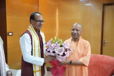 Shivraj Singh Chouhan meets CM Yogi in Lucknow