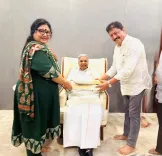 Siddaramaiah receives wedding invite from veteran Kannada actor Devaraj