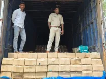 क्या सिमडेगा में कंटेनर में छिपाकर ले जाई जा रही एक करोड़ की अवैध अंग्रेजी शराब जब्त हुई?