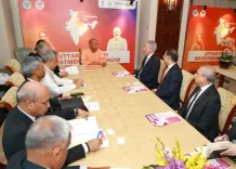 सीएम योगी का सिंगापुर दौरा: विदेशी निवेशकों से जुड़ी महत्वपूर्ण चर्चाएँ