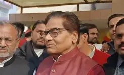 एसआईआर की प्रक्रिया में जुटे अधिकारियों पर बनाया जा रहा है दबाव : रामगोपाल यादव 