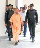 सीतापुर में भयंकर अग्निकांड: सीएम योगी ने दी राहत की त्वरित सहायता