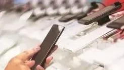 Smartphone sales up 3 pc globally in Q1, average selling price grows 1 pc