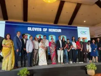 स्मृति ईरानी ने अंतरराष्ट्रीय स्तर पर पदक जीतने वाली महिला बॉक्सर्स को किया सम्मानित