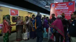 How Are Devotees of Lord Shiva Welcomed at Somnath Swabhiman Parv?