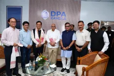 Sonowal meets Assam Cultural Association in Ahmedabad