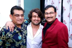 Did Sonu Nigam, Amit Kumar, and Sudesh Bhosle Just Reunite for a Musical Evening?