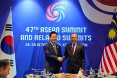 South Korean President and Malaysia PM hold summit talks, clinch free trade deal