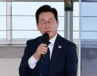 Did South Korean President Lee Extend Condolences Over the Death of an Official Handling Government Service Outage?