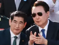 South Korea's ex-Defence Minister attempts suicide at detention facility