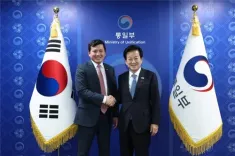 What Did South Korea's Minister Discuss with the US Envoy Regarding Washington-Pyongyang Dialogue?