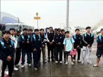 Did Sports Minister Mandaviya Meet the U-16 Team from Arunachal Pradesh at Surat Airport?
